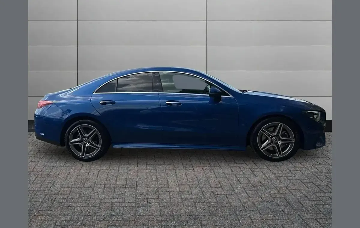 Used Mercedes CLA200 Executive 175 HP (128 kW) 2023 Blue Coupe