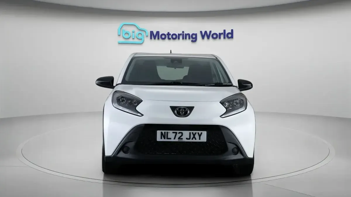 Usado Toyota Aygo X PURE 72 HP (52 kW) 2022 Branco SUV