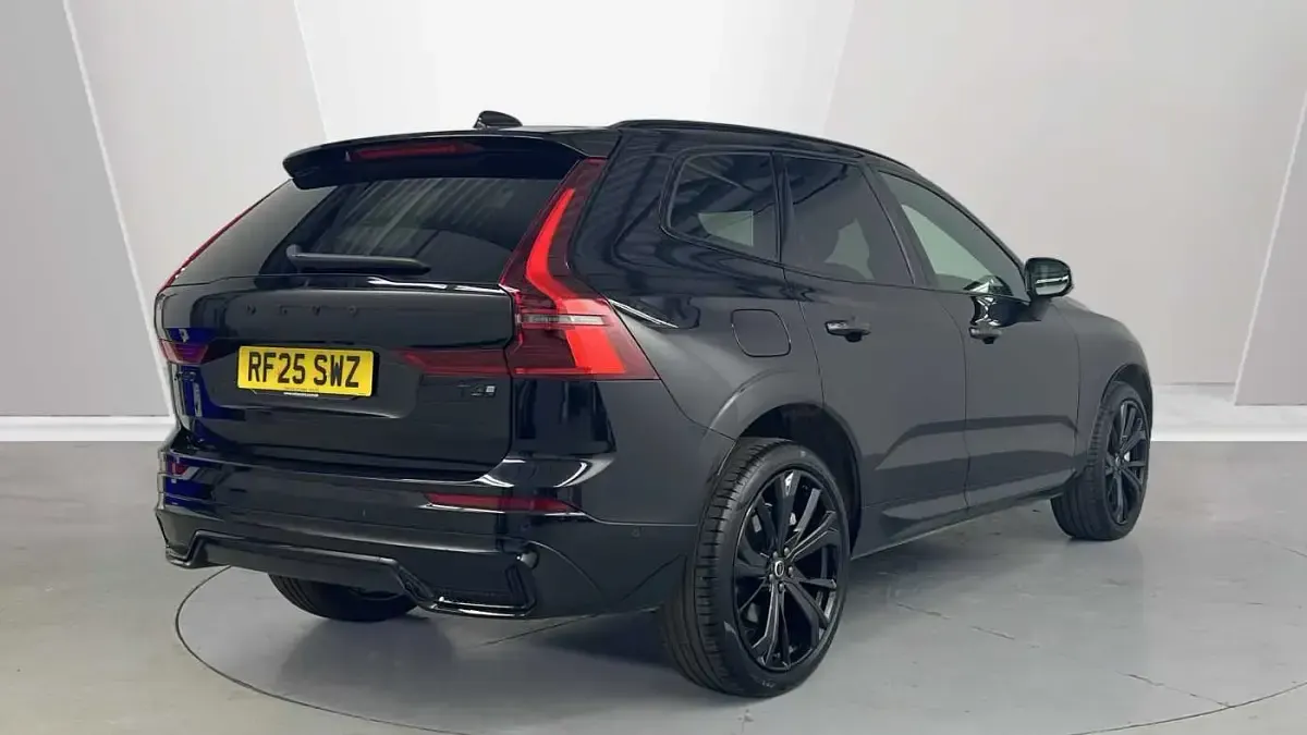 Used Volvo XC60 Plus 345 HP (253 kW) 2025 Black SUV