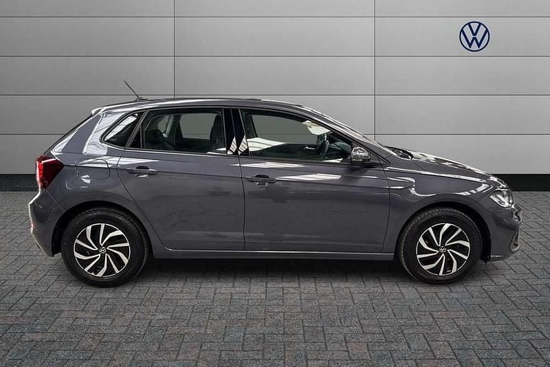 Second-hand VW Polo Life 95 CP (69 kW) 2024 Gri Hatchback