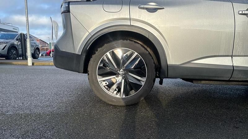 Used Nissan Qashqai Tekna 140 HP (102 kW) 2025 Blade silver SUV