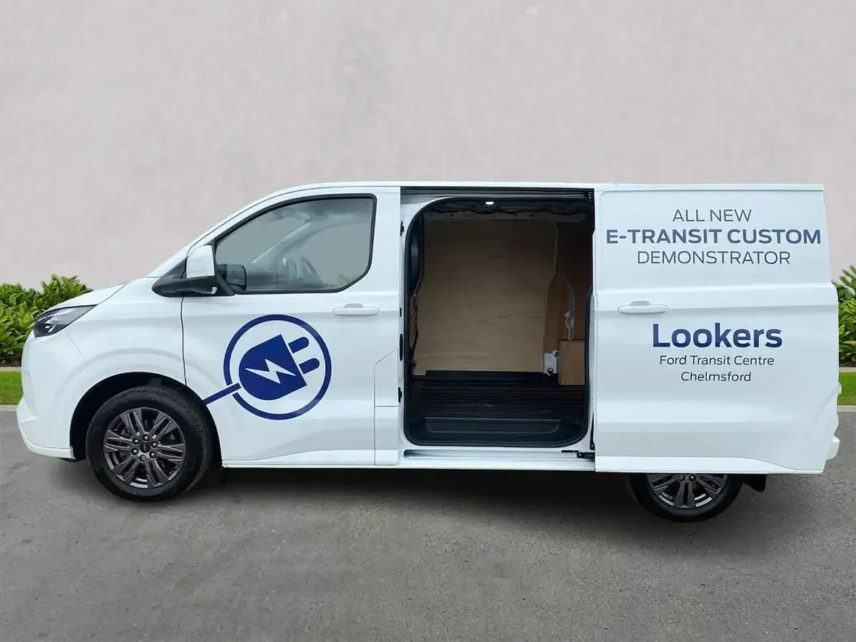 Used Ford E-Transit Limited 100 kW (136 HP) 2025 White Van