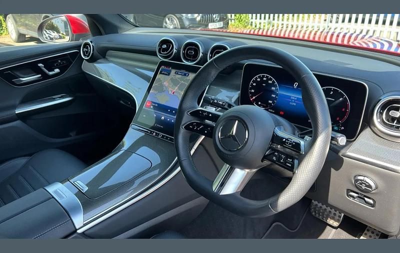Second-hand Mercedes GLC220 AMG Line Premium 197 CP (144 kW) 2023 Roșu SUV