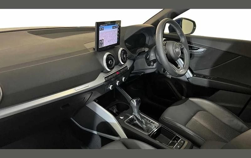 Used Audi Q2 S-Line 147 HP (108 kW) 2024 Blue SUV