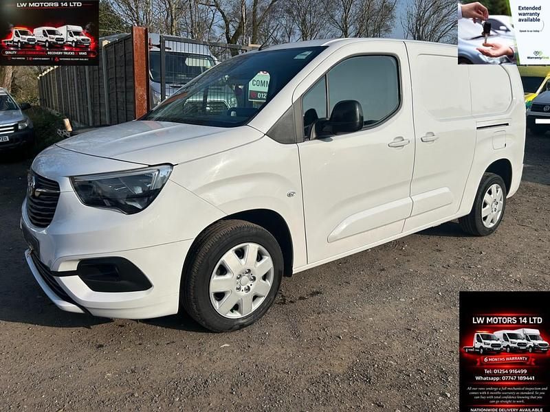 Used Vauxhall Combo 100 HP (73 kW) 2023 White MPV