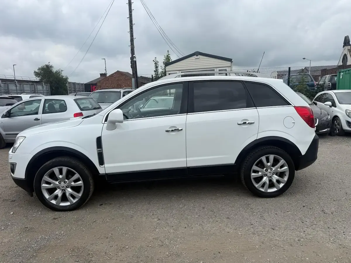 Used Vauxhall Antara 184 HP (135 kW) 2013 White SUV