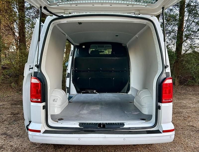 Used VW T6 Trendline 150 HP (110 kW) 2017 White Van