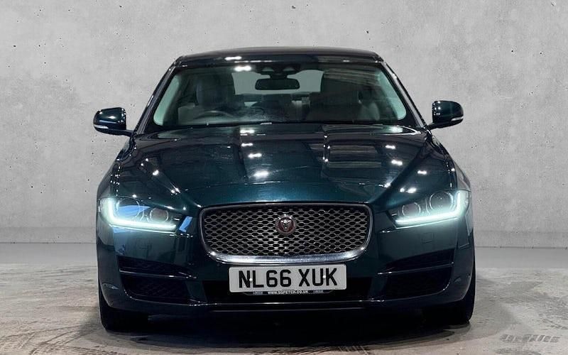 Begagnad Jaguar XE Portfolio 179 HK (131 kW) 2019 Sedan