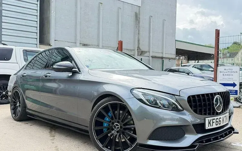 Usado Mercedes C350e Premium Plus 292 HP (214 kW) 2017 Sedan