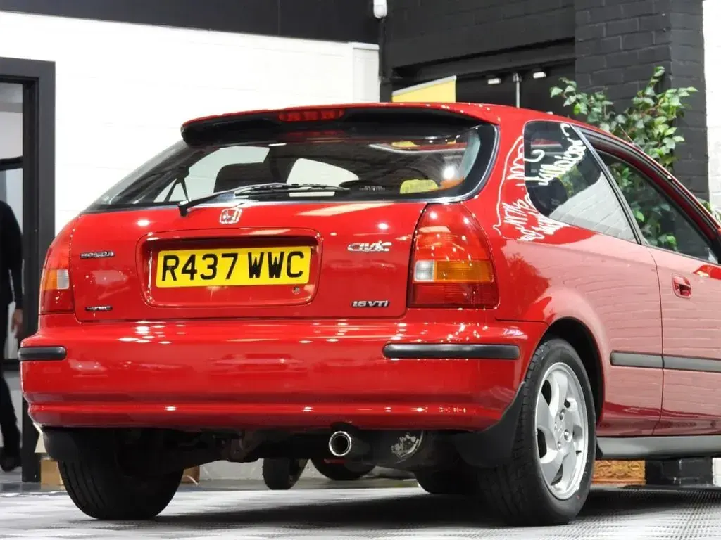 Used Honda Civic 158 HP (116 kW) 1997 Red Hatchback