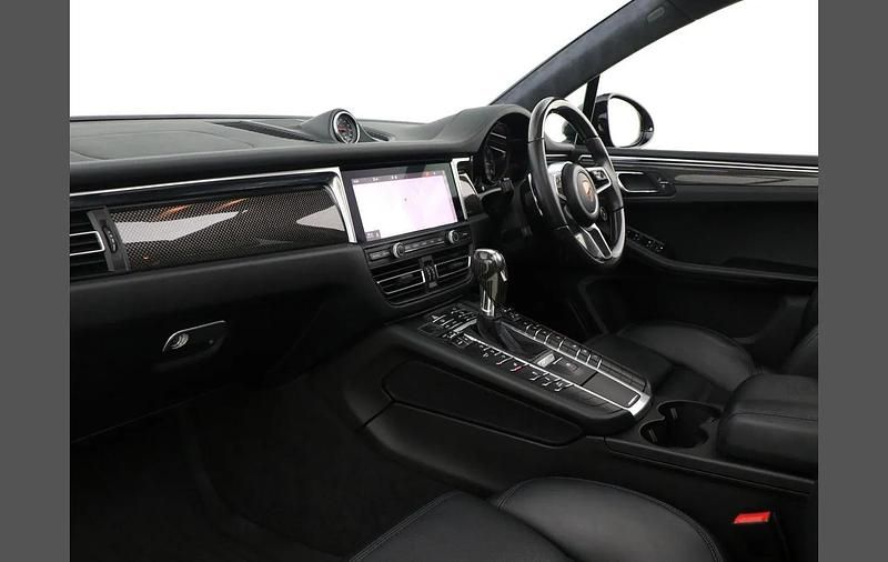 Used Porsche Macan Turbo 434 HP (319 kW) 2019 Black SUV