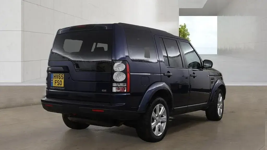 Used Land Rover Discovery 4 SE 2015 Blue SUV
