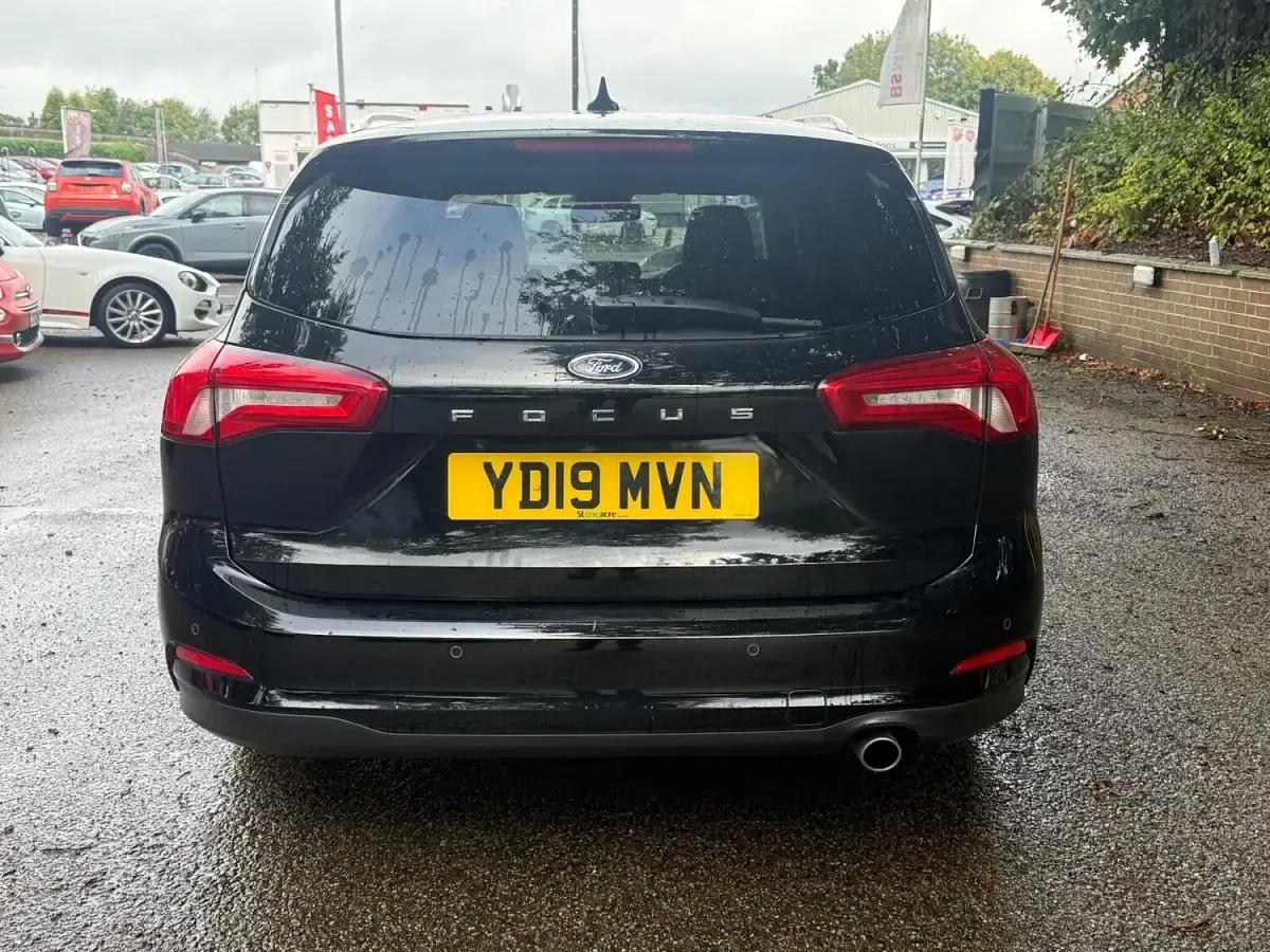 Used Ford Focus Titanium 120 HP (88 kW) 2019 Black Estate