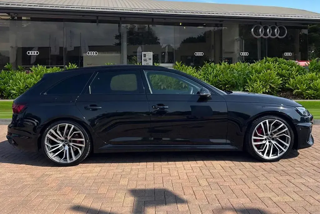 Used Audi RS4 Advanced 450 HP (330 kW) 2024 Black Estate