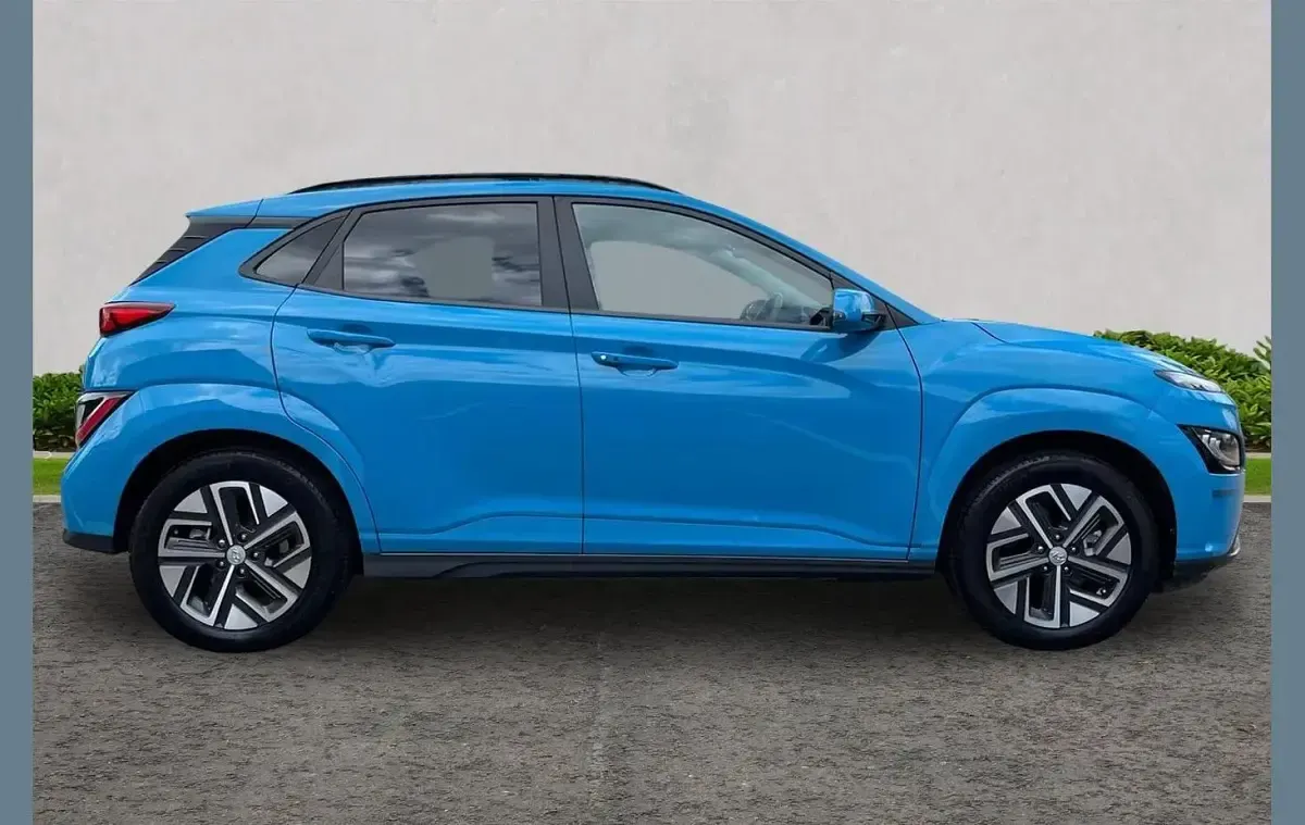 Used Hyundai Kona Premium 100 kW (136 HP) 2023 Blue SUV