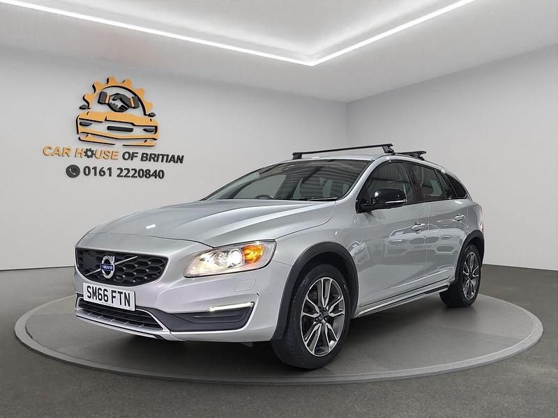Used Volvo V60 CC 190 HP (139 kW) 2016 Silver Estate