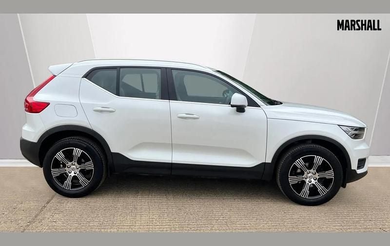 Used Volvo XC40 Inscription 161 HP (118 kW) 2022 White SUV