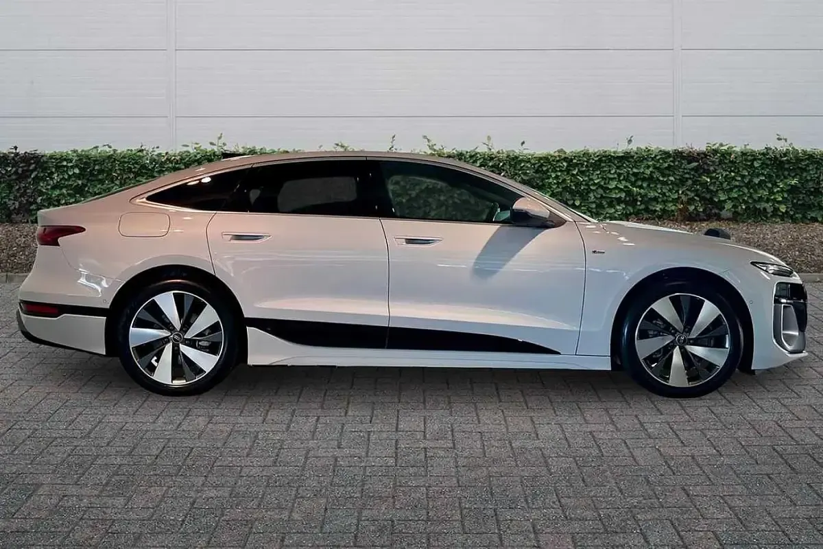 New Audi A6 e-tron S-Line 210 kW (286 HP) 2026 Glacier white, metallic Hatchback