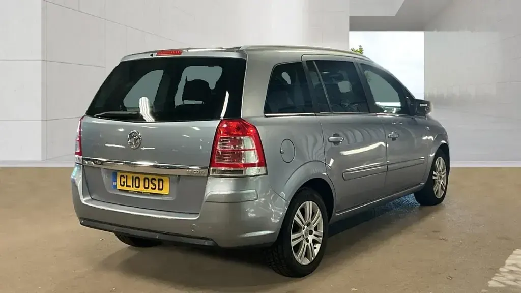 Used Vauxhall Zafira Design Edition 2010 Silver MPV