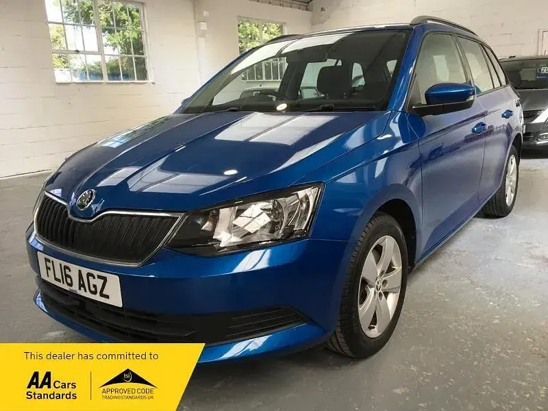 Used Skoda Fabia SE 110 HP (80 kW) 2016 Blue Estate