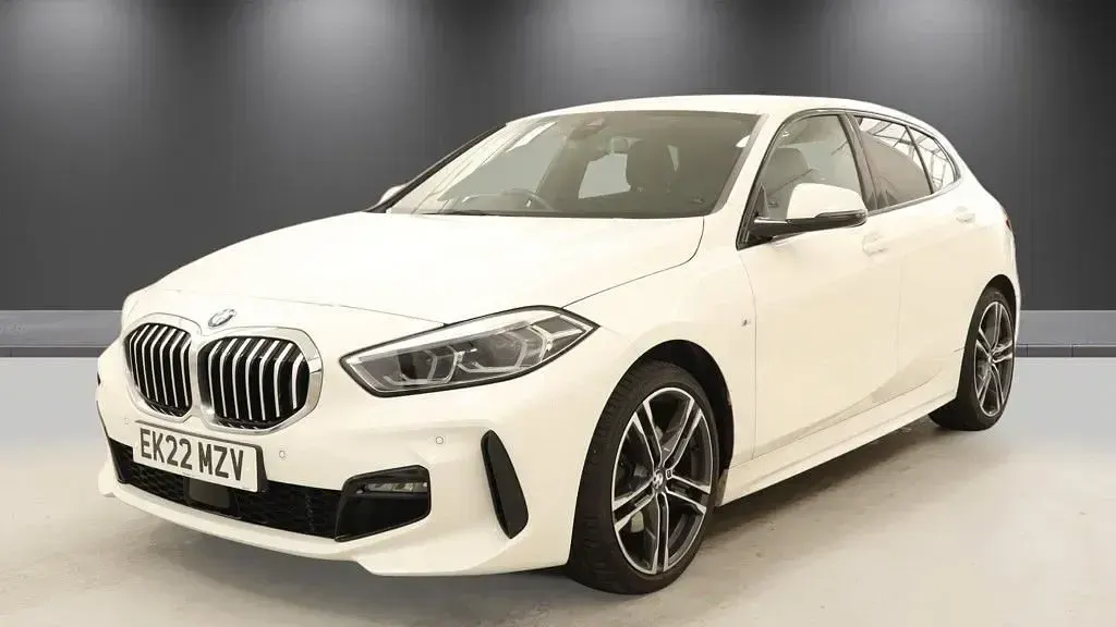 Used BMW 118 M Sport 136 HP (100 kW) 2022 White Hatchback