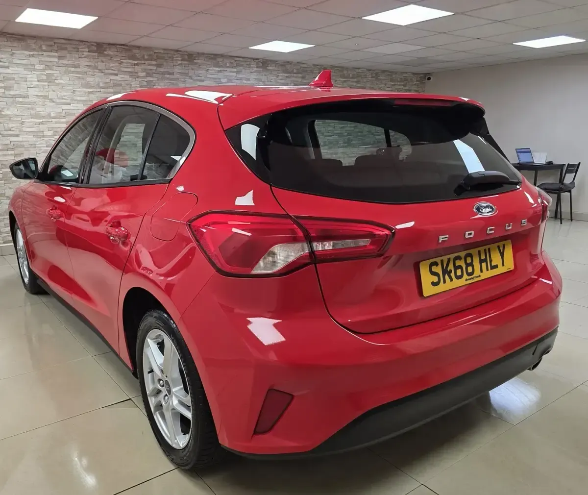 Gebraucht Ford Focus Zetec 100 PS (73 kW) 2018 Rot Kleinwagen