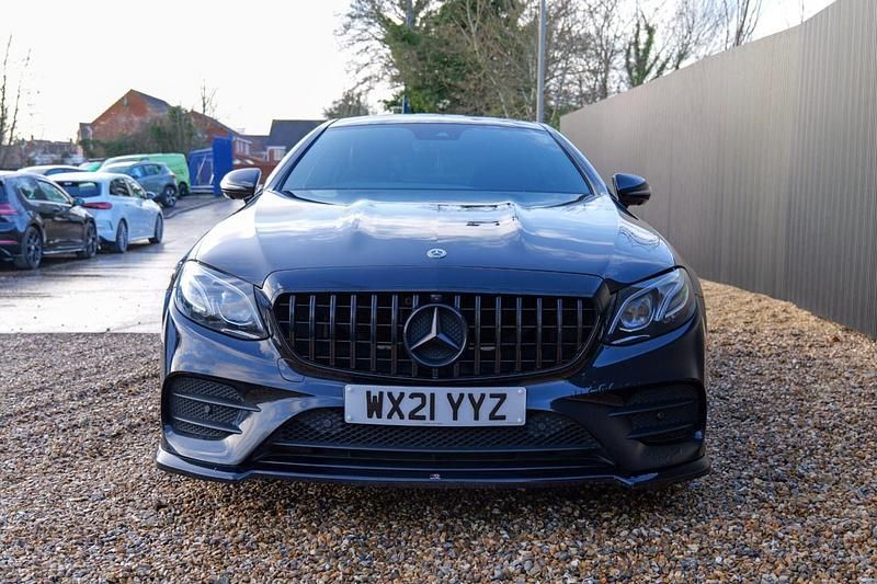 Used Mercedes E400 AMG Line Premium Plus 325 HP (239 kW) 2021 Black Coupe