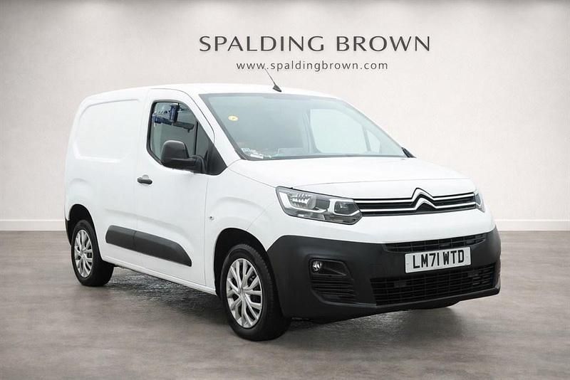 Used Citroën Berlingo 100 HP (73 kW) 2022 White MPV