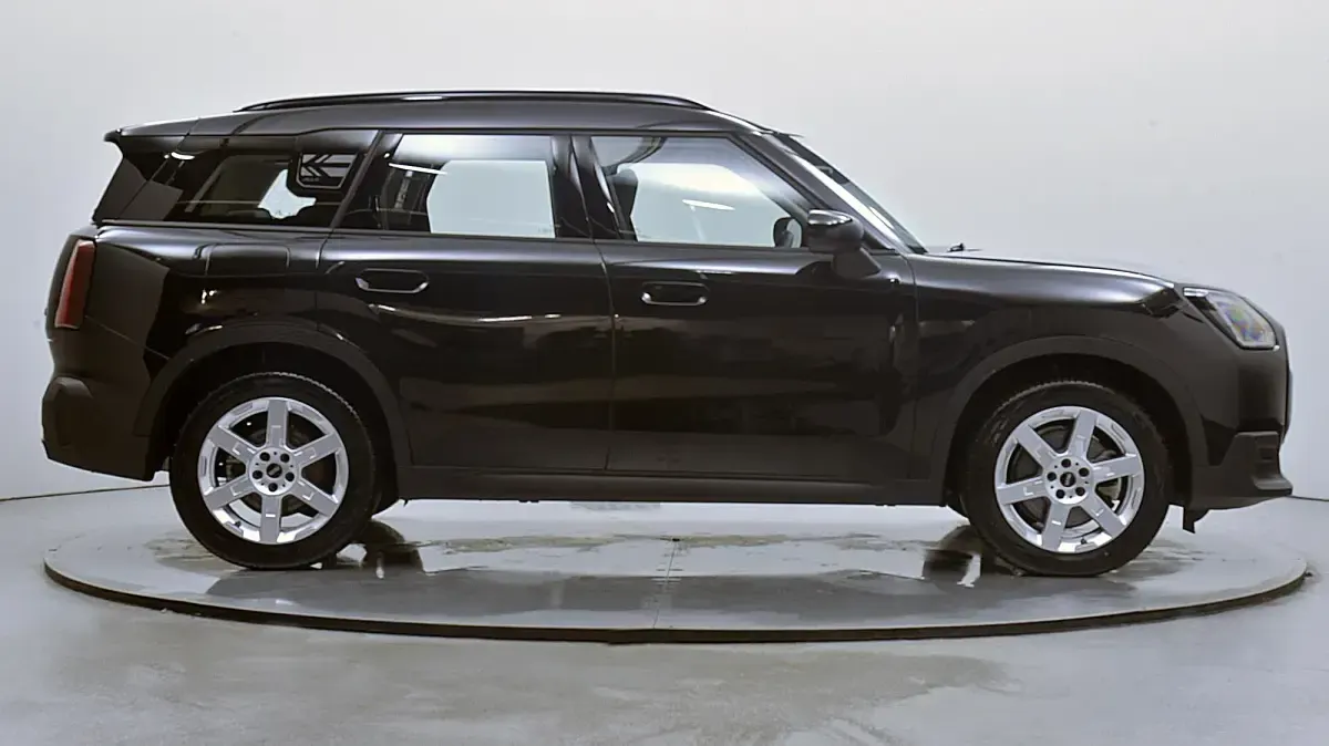 Used Mini Countryman Classic 300 HP (220 kW) 2024 Black SUV