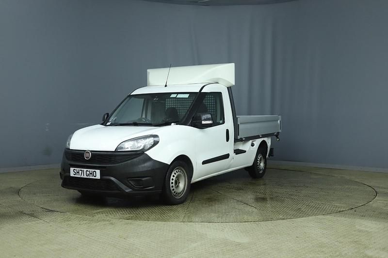 Begagnad Fiat Doblò 2021 Vit Minibuss