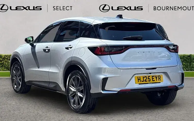 Used Lexus LBX 136 HP (100 kW) 2025 Silver SUV