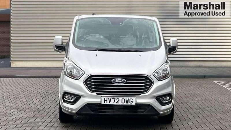Used Ford Tourneo Titanium 150 HP (110 kW) 2022 Silver MPV