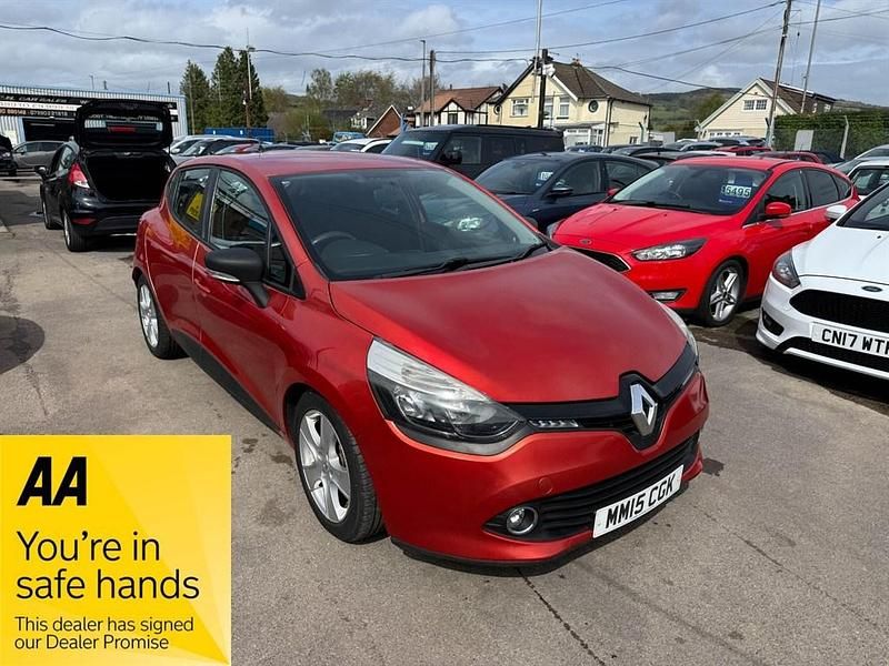 Used Renault Clio IV Expression+ 90 HP (66 kW) 2015 Red Hatchback