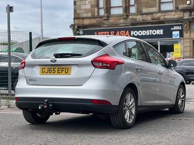 Used Ford Focus Zetec 120 HP (88 kW) 2015 Silver Hatchback