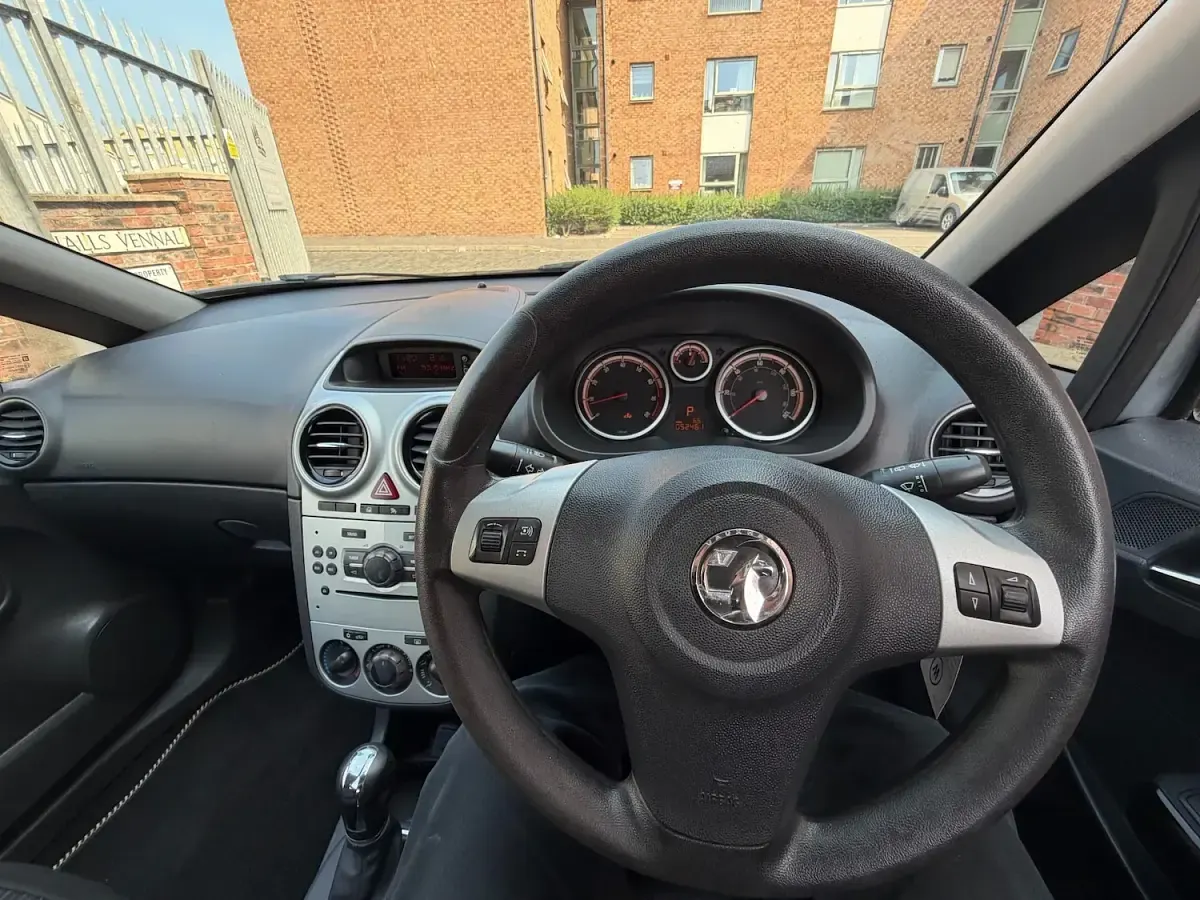 Used Vauxhall Corsa 90 HP (66 kW) 2012 Silver Hatchback