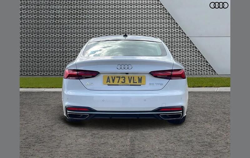 Usado Audi A5 Sportback Sport 147 HP (108 kW) 2024 Branco Citadino