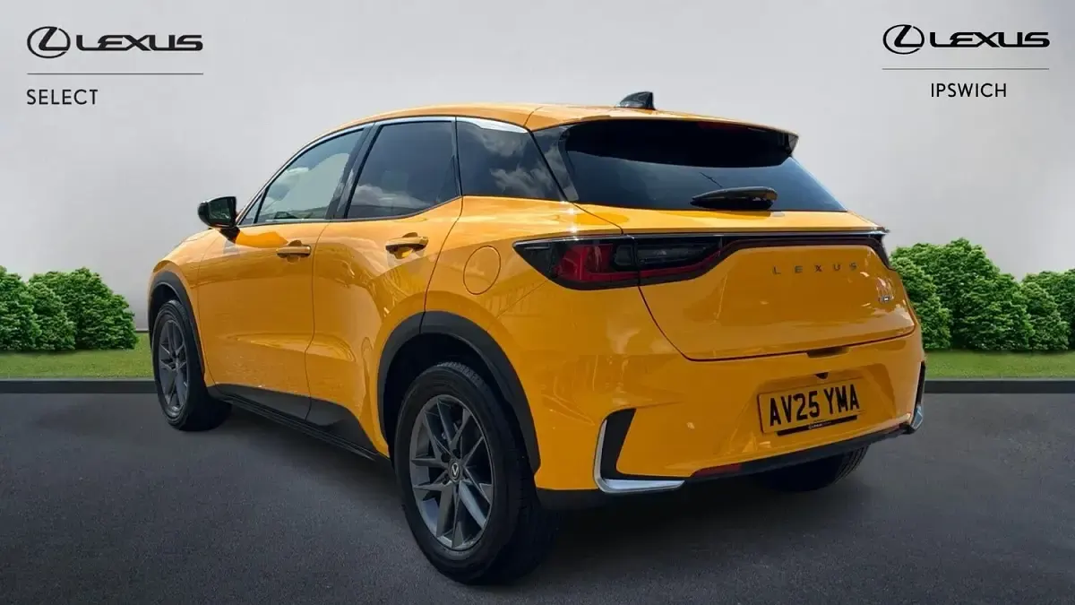 Used Lexus LBX 136 HP (100 kW) 2025 Yellow SUV