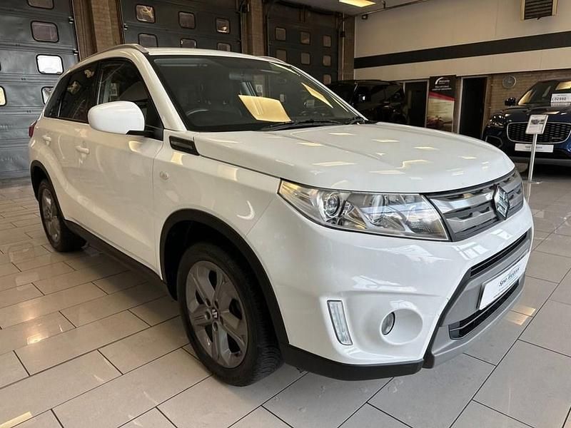 White Used 2017 Suzuki Vitara SZ-T SUV | £8,690 (Fair price) - Image 1/4