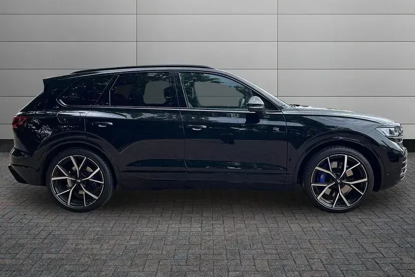 New VW Touareg R 462 HP (339 kW) 2026 Grenadilla black SUV
