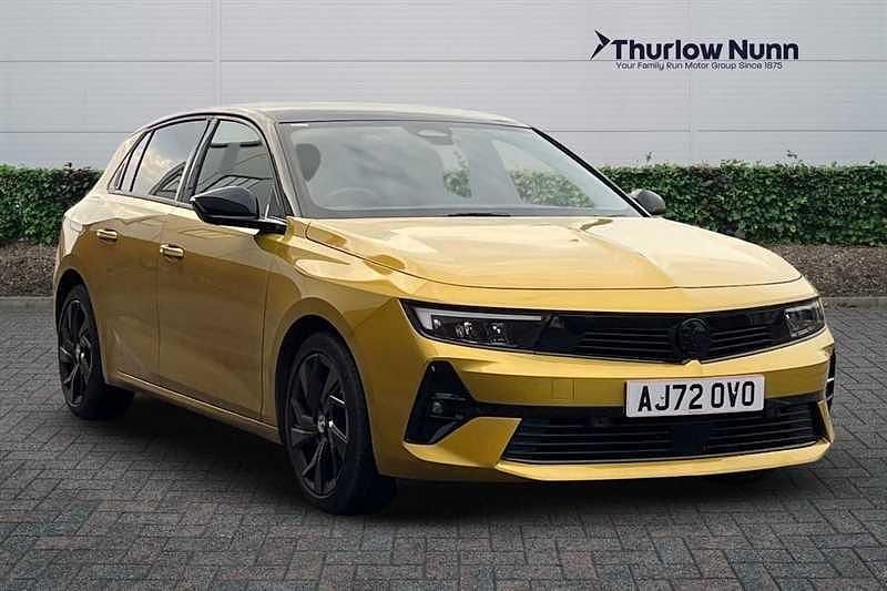 Electric yellow Used 2022 Vauxhall Astra GS Line Hatchback | £16,298 (A bit pricey) - Image 1/4