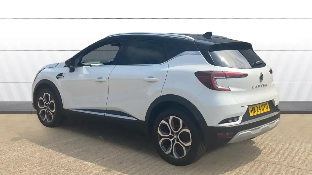 Used Renault Captur Techno 91 HP (66 kW) 2024 White/black SUV