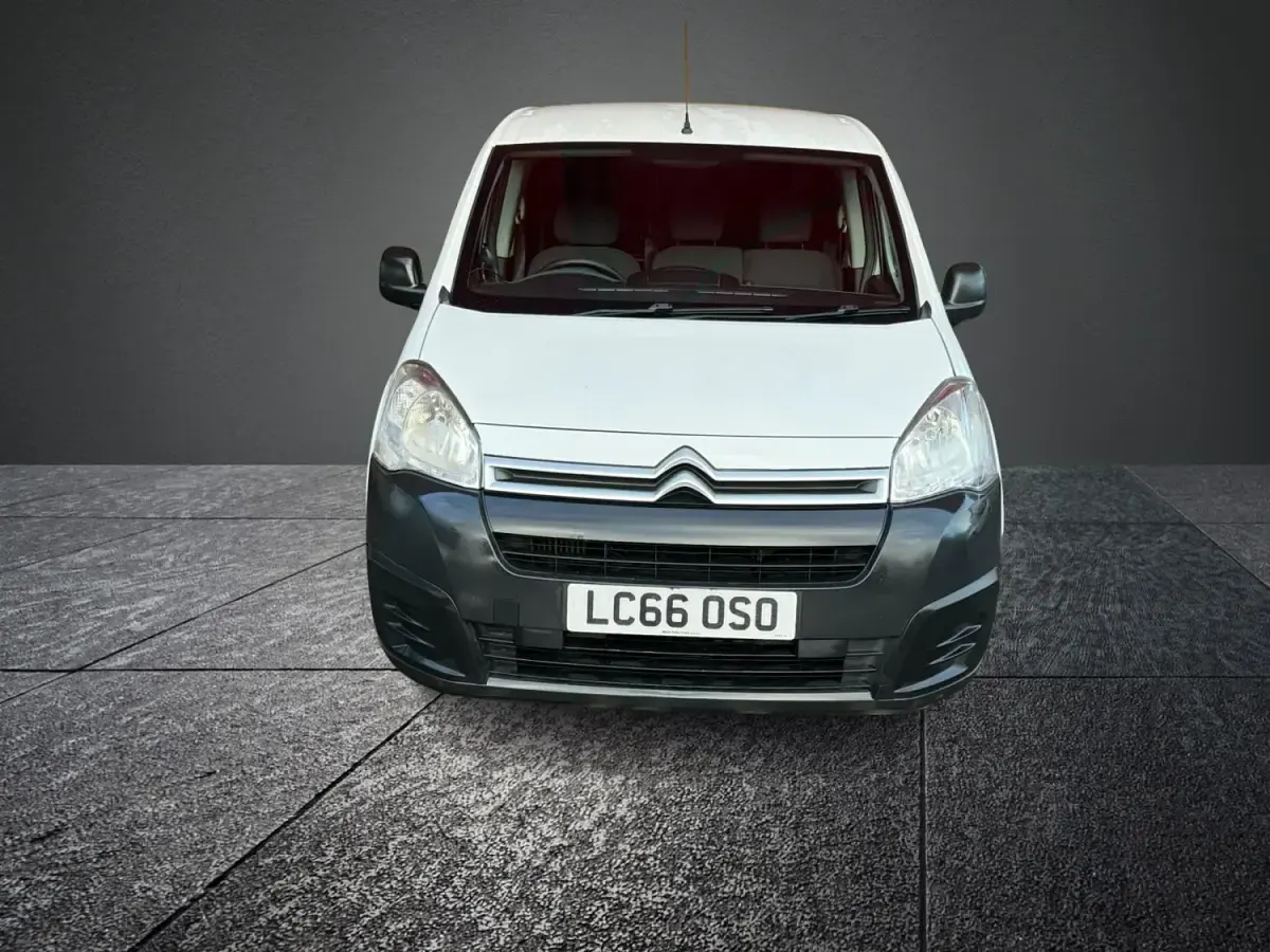 Second-hand Citroën Berlingo 100 CP (73 kW) 2016 Alb Monovolum