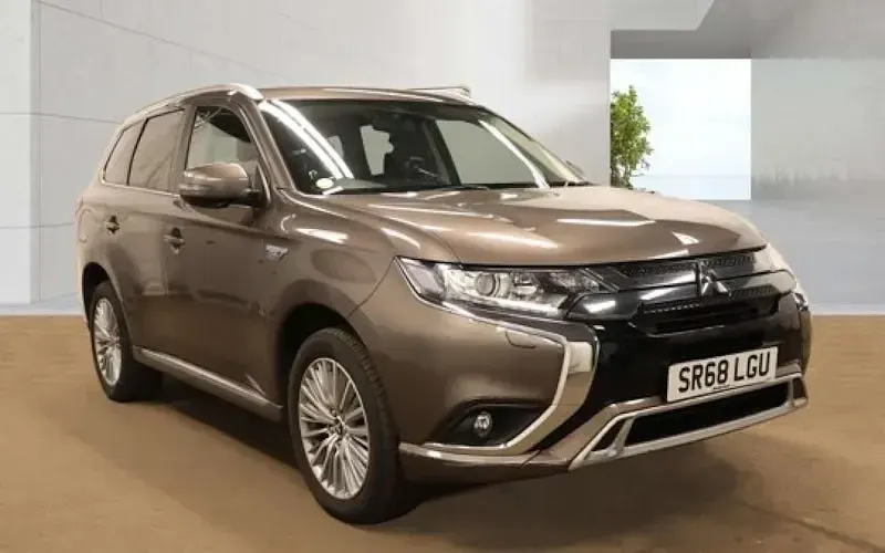Used Mitsubishi Outlander P-HEV 177 HP (130 kW) 2018 Estate