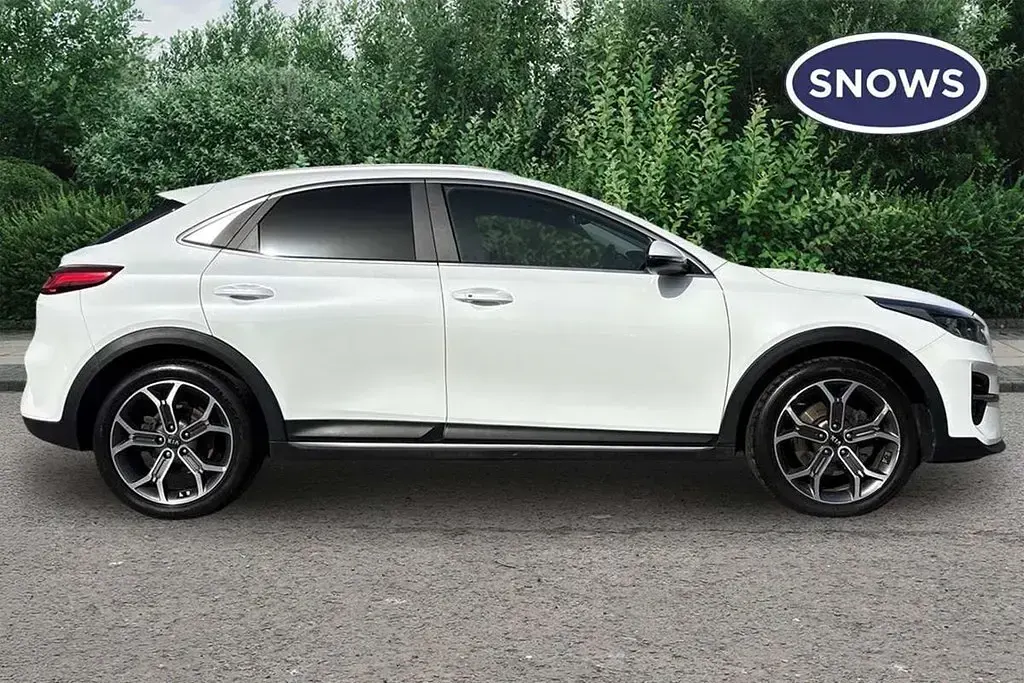 Used Kia XCeed 140 HP (102 kW) 2020 Fusion white SUV