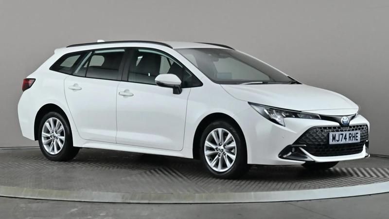 White Used 2024 Toyota Corolla Estate | £22,498 (Good price) - Image 1/4