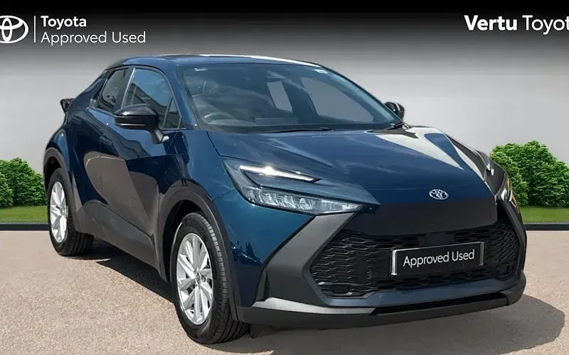Used Toyota C-HR 140 HP (102 kW) 2025 SUV