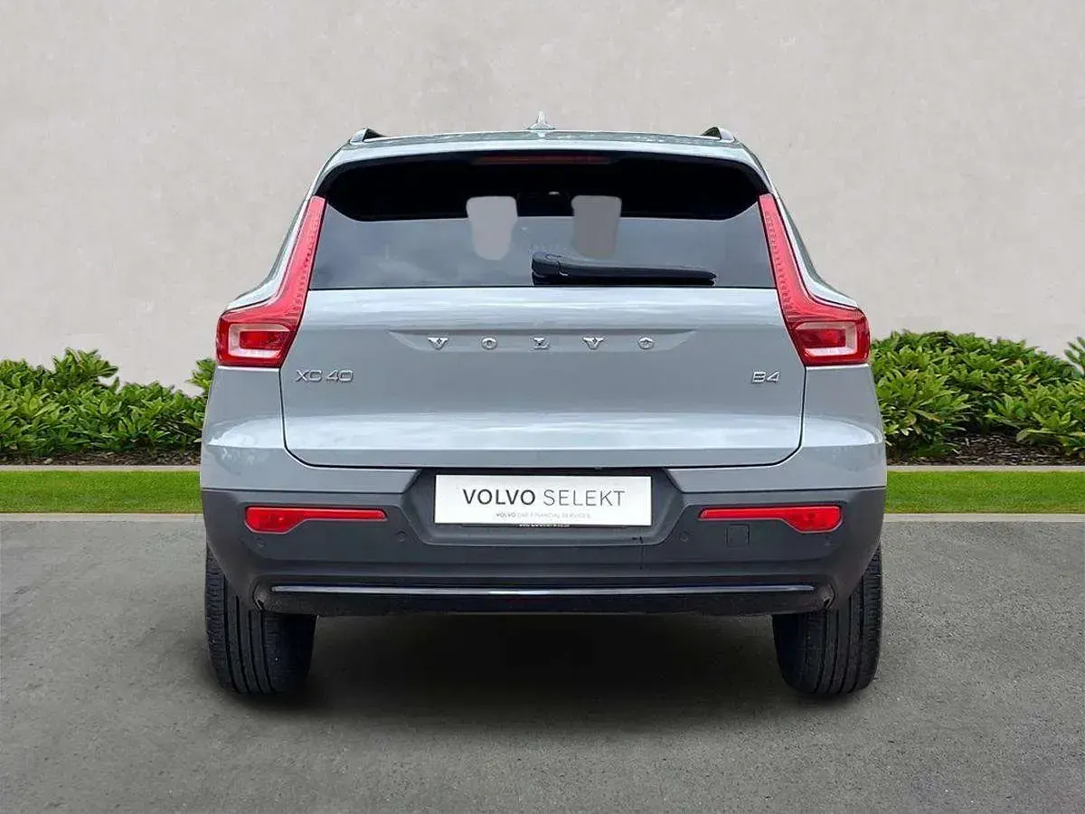Used Volvo XC40 Plus 197 HP (144 kW) 2024 Grey SUV
