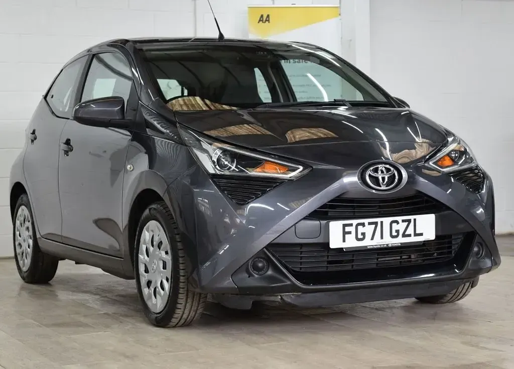 Used Toyota Aygo X-play 71 HP (52 kW) 2021 Grey Hatchback