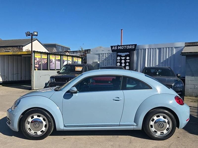 Usado VW Beetle Design 105 HP (77 kW) 2012 Azul Citadino