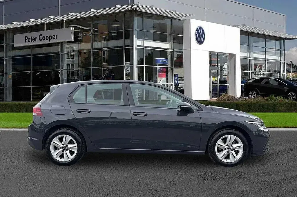 Used VW Golf VIII 130 HP (95 kW) 2024